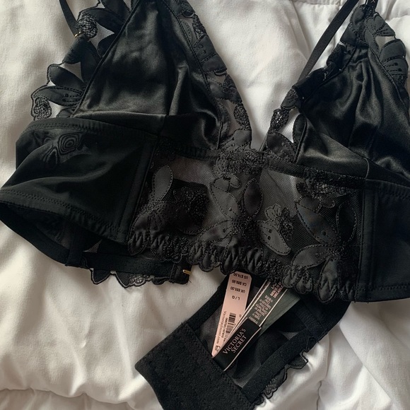 Brand new Victoria secrets bra - Picture 3 of 4